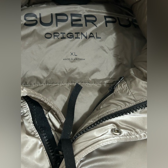 Aritzia Super Puff liquid shinning in modern taupe colour - Picture 10 of 16